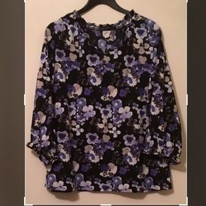 CATO SIZE 22-24.WOMENS PURPLE FLORAL PRINT BLOUSE. 3/4 S. STRETCH RUFFLED CUFFS